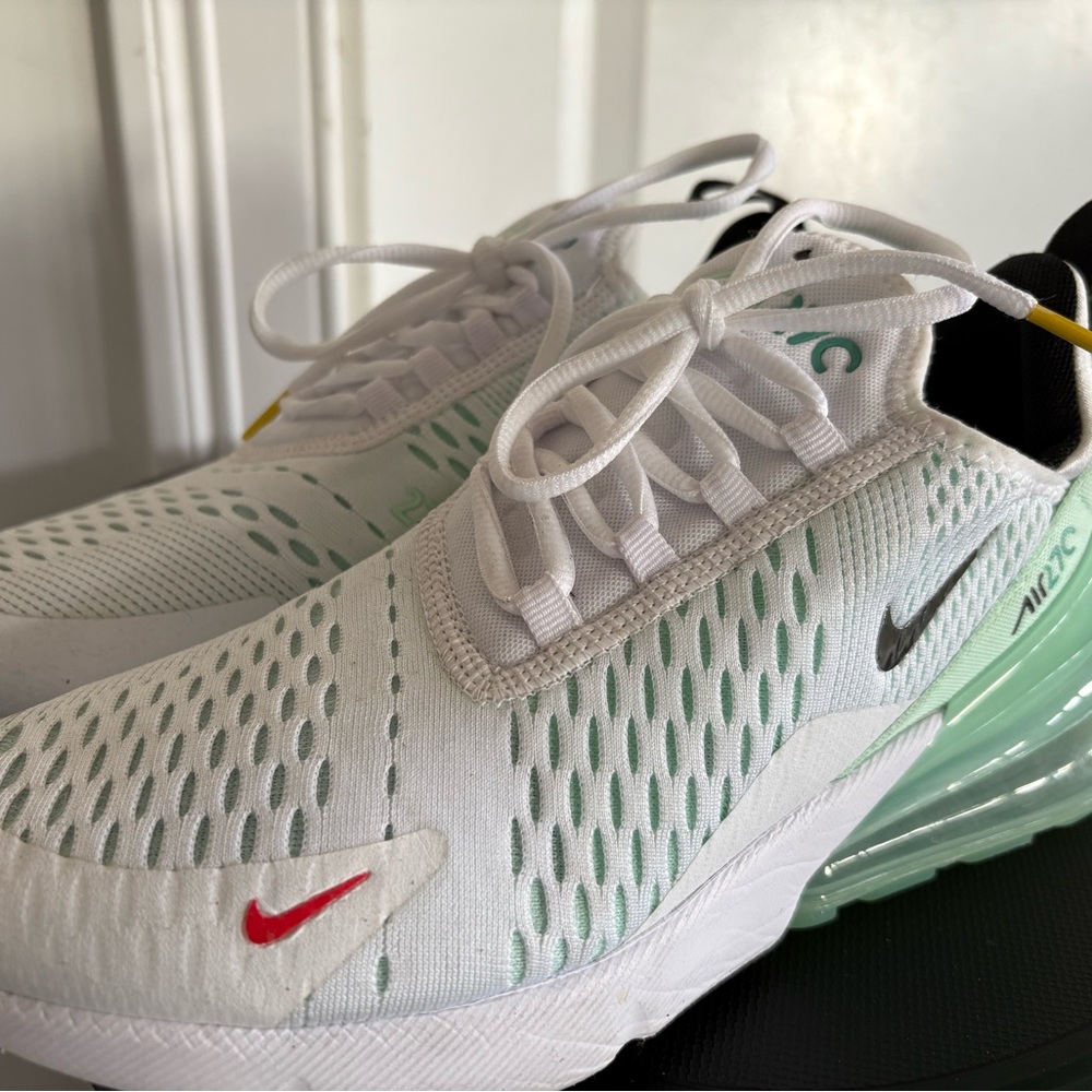 Nike Air Max 270 Floral Insole Sneakers